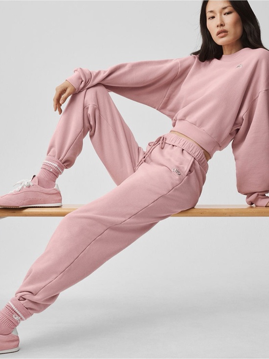 ALO Yoga Pants - 38. ALO accolade Joggers Sweatpants in Vintage pink